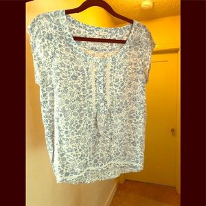 Barely Worn Cute Floral Patterned Blouse